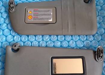 Przednia wewnętrzna osłona przeciwsłoneczna samochodu