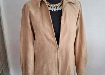 Jesienna zasuwana karmelowa lekka kurtka koszulowa przejściowa narzuta