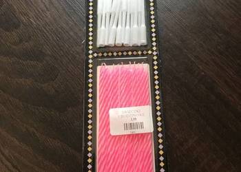 Świeczki Różowe z podstawkami białymi