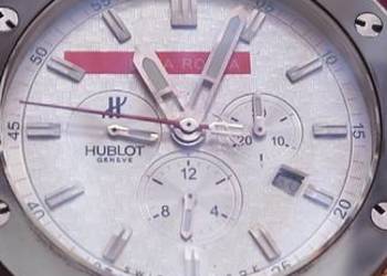 Zegarek Hublot w złotym kolorze