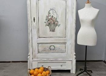 Ręcznie Malowana Szafa Ludwikowska – Styl Shabby Chic AntykiMarki
