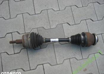 VW T5 TRANSPORTER  2,5TDI PÓŁOŚKA LEWA 7H0407271Q