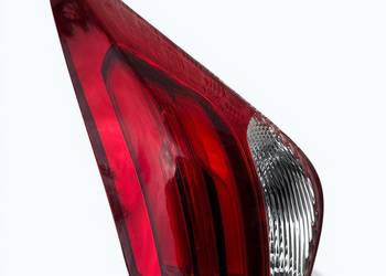 Lampa tylna prawa tył prawy 92402-3Z6 Hyundai i40 Sedan 2019r