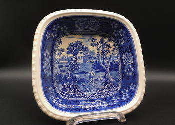 kwadratowa miska z serii Rusticana Blue firmy Villeroy & Boch.