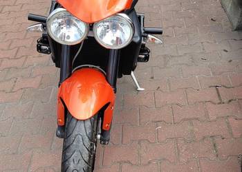 Triumph street triple 675R.