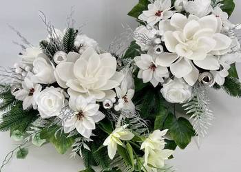 Elegancki komplet świątecznych wiązanek nagrobnych – Boże Narodzenie