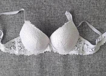 Biały usztywniany biustonosz 80C