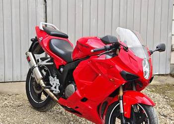 HYOSUNG GT125R V-twin 125 niski przebieg  (alternatywa Duke, CBR, YZF)