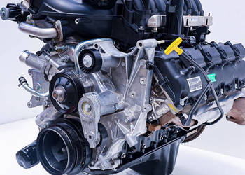silnik 6.4 hemiBGE dodge ram z przebiegiem oryginał 140 tys km