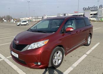 TOYOTA SIENNA, 8 osob, automat 6 biegow, welury, Fra VAT 23%, cena brutto