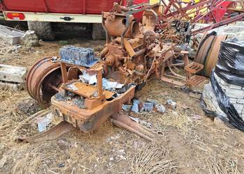 Ciągnik New Holland M115 i pochodne części