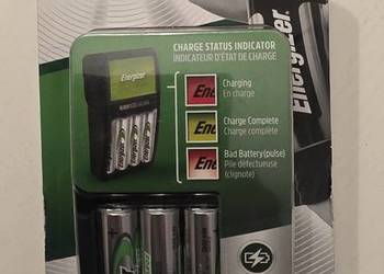 Ładowarka i 4x akumulatorki energizer