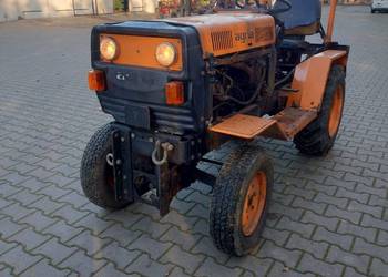 Traktor Agria 4900 z pługiem do śniegu