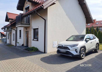 Dom gotowy do zamieszkania, 3 miejsca postojowe.