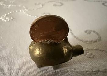 Mosiężna Figurka Świnka z Pieniążkiem Miniaturka na szczęście Stary Bibelot