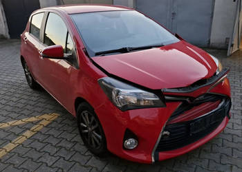 toyota yaris- 9.2015- 1.0 benzyna- 51kw- 56000km- LIFT - uszkodzona- jezdna