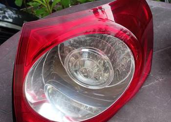Lampa vw passat B6 kombi prawa