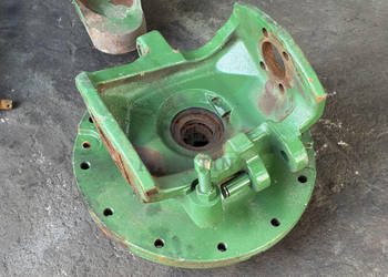John Deere 7RXXX 7R330 7R 330 Zwrotnica Przegub Piasta R301661 RE592905 R1…