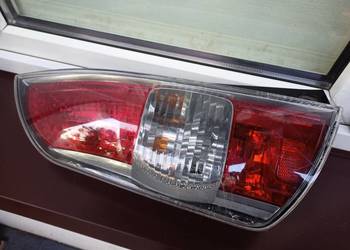 Daihatsu Sirion II 2 lampa tył tylna lewa