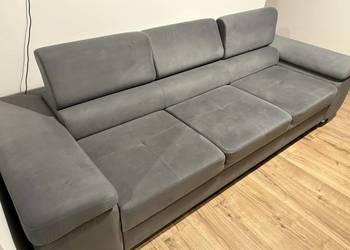 Wygodna sofa salonowa z regulowanymi zagłówkami w Idealnym stanie - n