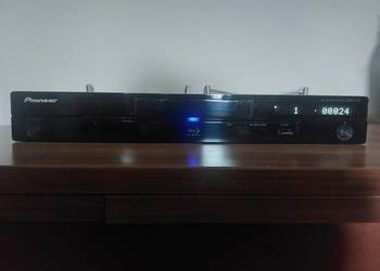 Sprzedam Blu Ray  / DVD Pioneer z pilotem