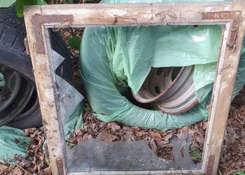 Stare drewniane przedwojenne okna kilka sztuk ramy okienne vintage