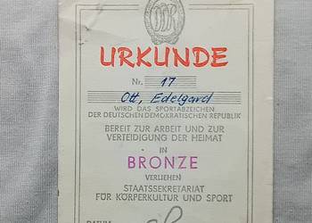 Legitymacja brązowej odznaki Gotowy do pracy i obrony ojczyzny. NRD, 1979 r