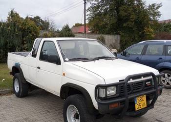 Nissan King kab,pik-up 4x4 zabytek żółte blachy