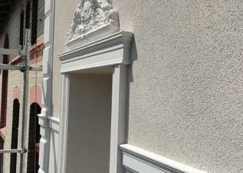 detale na elewacje ,płaskorzeźba elewacyjna ,sztukateria zewnętrzna ,relief