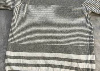 Sweter w paski szary / biały