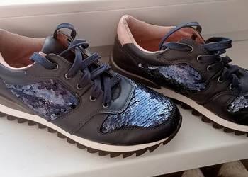 Buty dziewczęce .