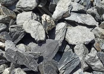 Kora czarna antracytowa Grys Bazaltowy Biała Marianna Kora Kamienna Granit