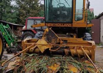 Witam sprzedam sieczkarnie New Holland 2205 całą  lub na części