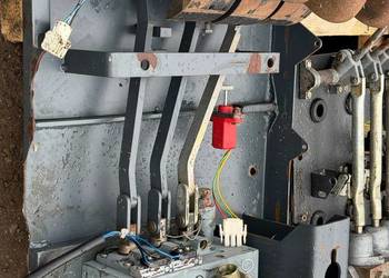 Rozdzielacz hydrauliczny trzysekcyjny AV 4922 50017434