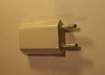 Uniwersalny adapter USB, AR- 1000  - Ładowarka 5 V / 1 A;