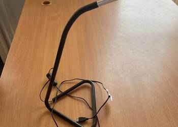 Nowoczesna lampka biurkowa LED