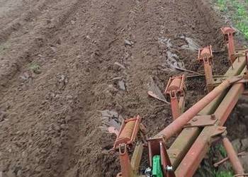 Sprzedam Zamienię Zamiana pług 4 skibowy na zabezpieczeniu sprężynowym