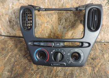 Panel Radia wyświetlacz Toyota Yaris I 5 D EU