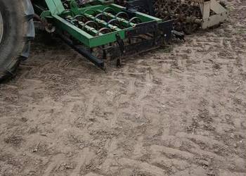 Agregat uprawowowo-siewny bez wału z tyłu