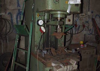 Duńska prasa hydrauliczna PMB 15 ton
