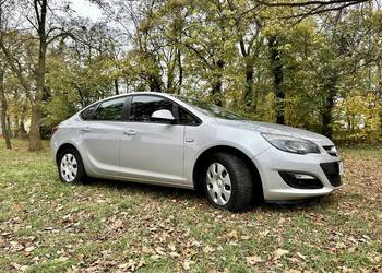 Opel Astra J 2018 Sedan 1.4 + LPG ekonomiczny niezawodny