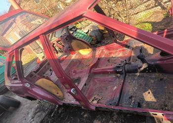 Polonez  Caro dach  podszybie   cwiartka  podszybie i podłużnica podłoga