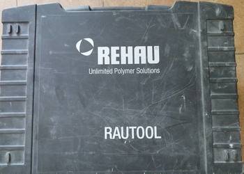 Zaciskarka akumulatorowa REHAU