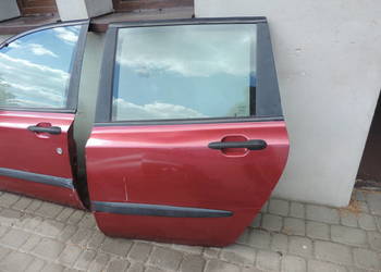 DRZWI LEWY TYŁ FIAT STILO 1 5D HB KOLOR 132F DRZWI LEWY TYŁ FIAT STILO 1 5D HB KOLOR 132F