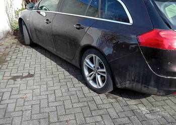 Sprzedam Insignia z uszkodzonym silnikiem