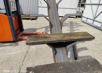 Konstrukcja metalowa schodów drewnianych, wejście na 262cm belka centralna