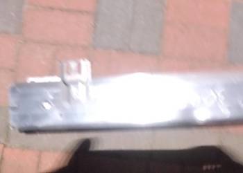 Belka przednia zderzaka Peugeot 3008. 568