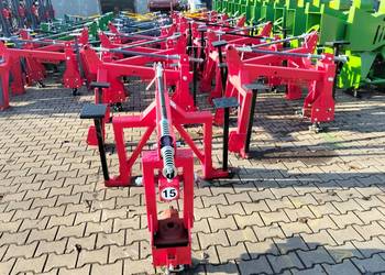 Świder ziemny z przesuwem hydraulicznym