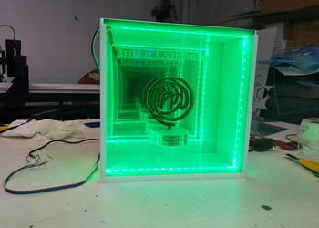 TUNEL gablota na statuetkę KUWETA 30x30x30 EMPLAST led