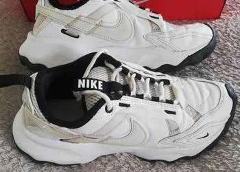 Buty Nike TC7900